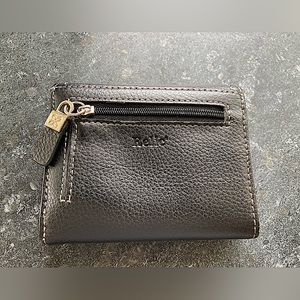2/$15 - Relic Wallet - Trifold style - Black with stitching lots of card storage
